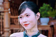 剧照：办公室走廊里夫妻二人短暂对峙